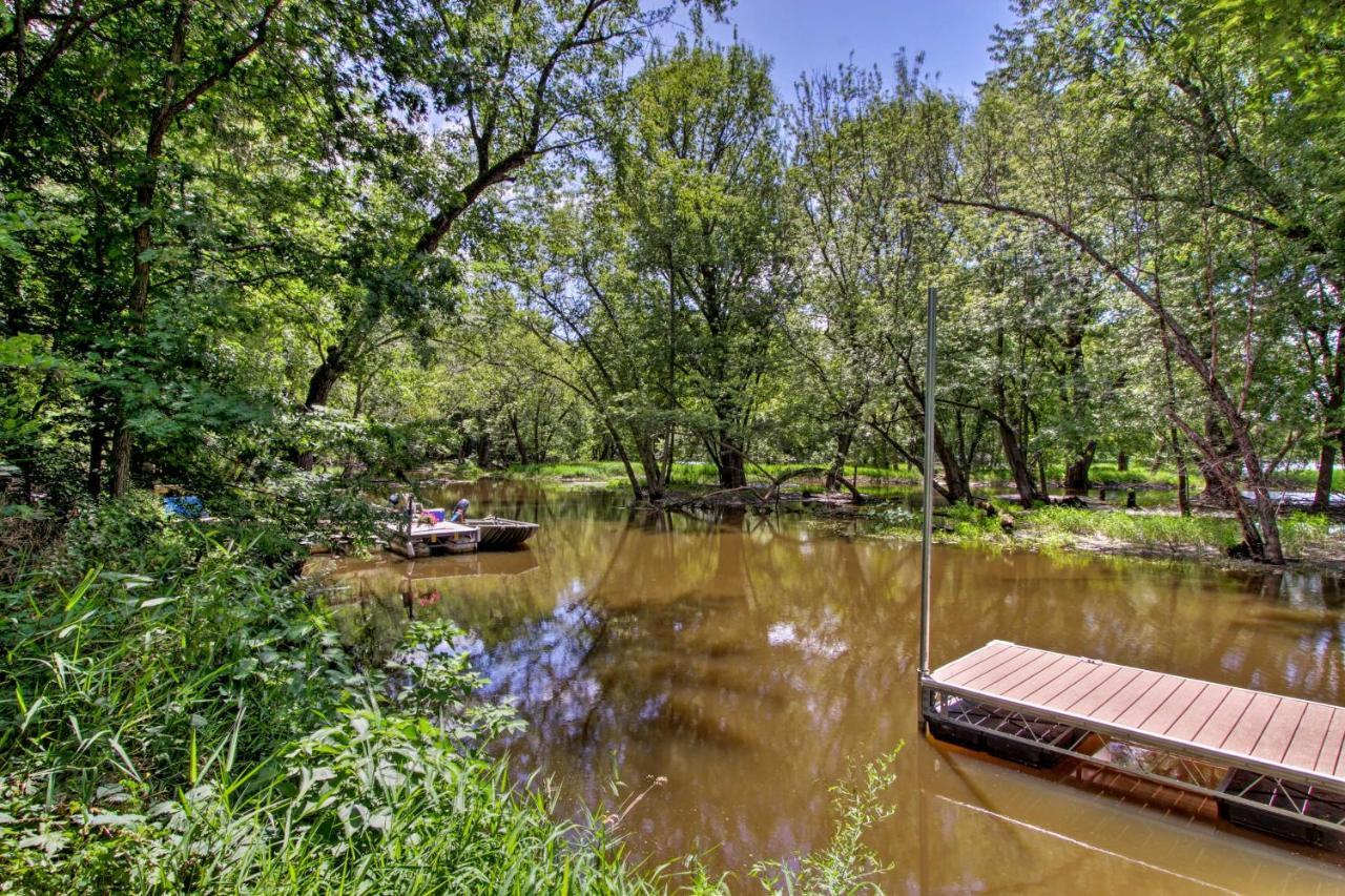 Riversong Waterfront La Crosse Home With Dock Exterior photo